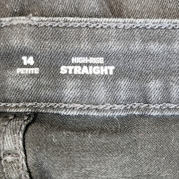 Old Navy High -Rise Straight Jeans Pants - Picture 8 of 10